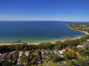 On Collingwood Beach - Upstairs Apartment Vincentia